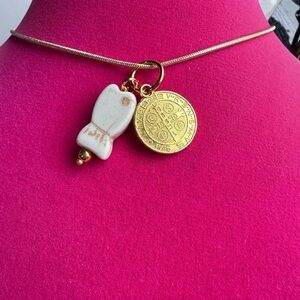Gold and Cream Pendant Necklace